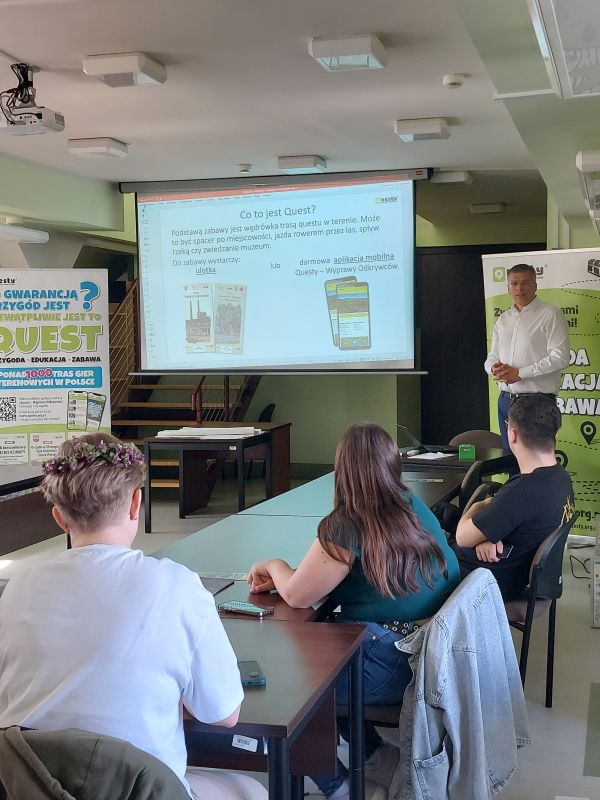 Spotkanie studentów z ekspertem od questów