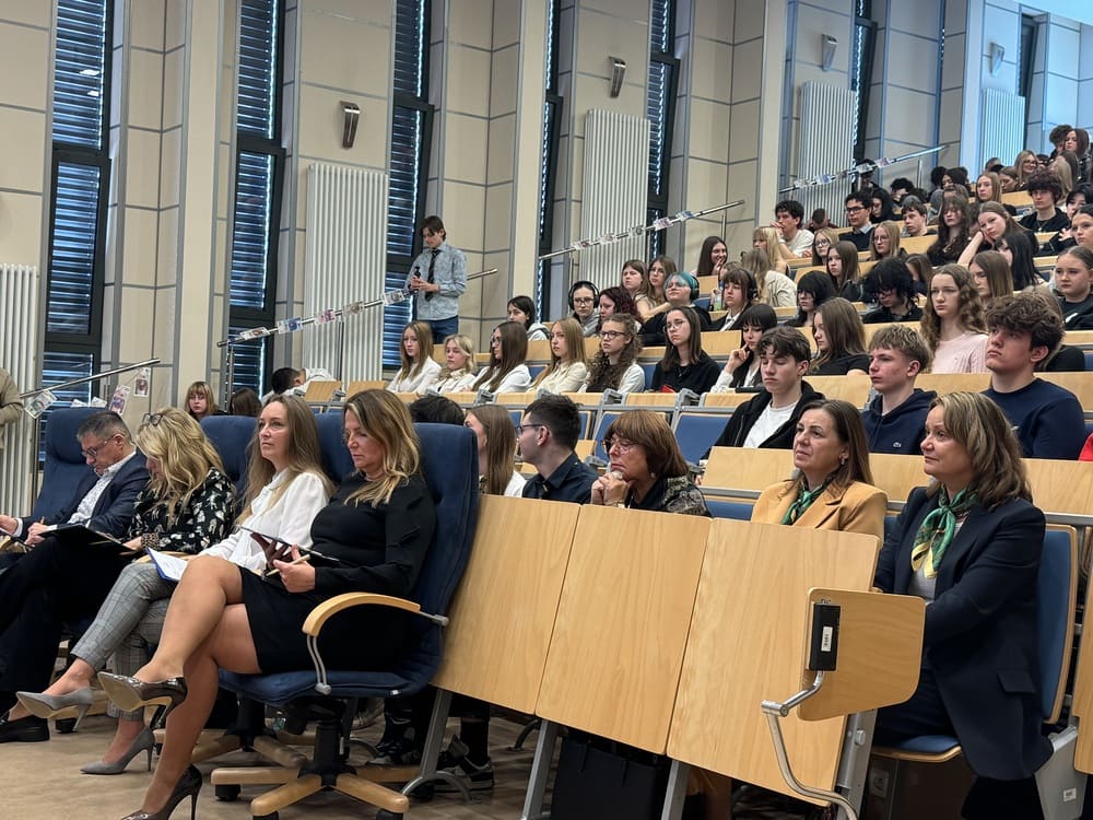 Debata na temat mediów społecznościowych w edukacji finansowej