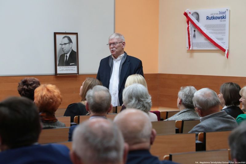 Nadania sali 0203 imienia profesora Józefa Rutkowskiego