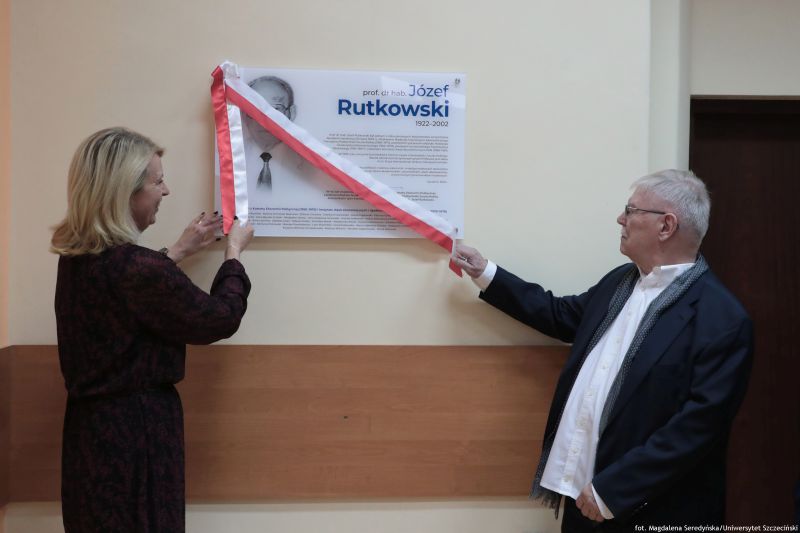 Nadania sali 0203 imienia profesora Józefa Rutkowskiego